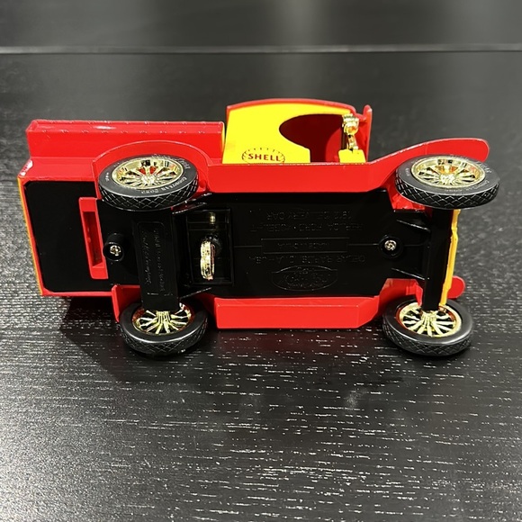 Shell Motor Oil Co. Vintage 1912 Ford Car Coin Bank - Picture 10 of 12